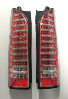 ハイエース 200系 LEDテールランプ スモークレンズ 左右セット - メルカリ