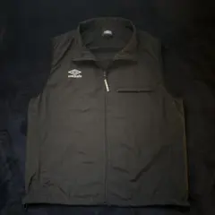 UMBRO ブラック ノースリーブジャケット
