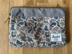 Herschel Supply Co. ノートPCケース カモフラ柄