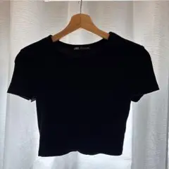 ZARA 黒 クロップドTシャツ S