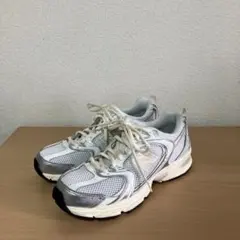美品 ニューバランス New Balance シルバー スニーカー 530のサムネイル