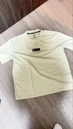 UNDER ARMOUR Tシャツ Sサイズ クリーム色