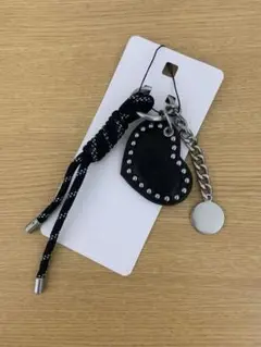 新品未使用 ZARA ザラ スタッズハートチャーム