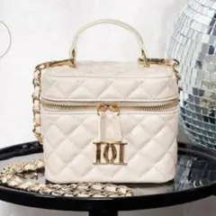 Darich ダーリッチ キルティングスクエアミニバッグ アイボリー