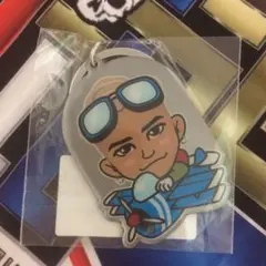 三代目　ELLY メタルキーホルダー。40