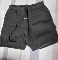 fear of god essentials エッセンシャルズ ハーフパンツ