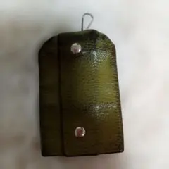 グリーン レザー キーケース ボタン留め式