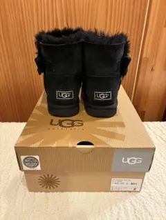 UGG ブラック リボン付きショートブーツ UGG（ブーツ）のフリマアイテム一覧