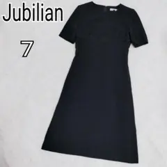 フォーマルワンピース ブラック 半袖 7AR 胸元ライン はんぱ丈 k4454