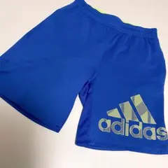 adidas ハーフパンツ 青色 ロゴ入り