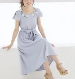 7月末まで♡toccoブルー グレーフラワー刺繍 半袖ワンピース