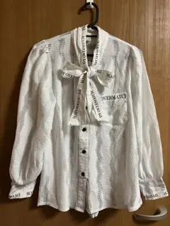 リボンタイブラウス