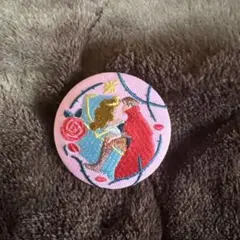 Disney characters 刺繍缶バッジ　オーロラ姫