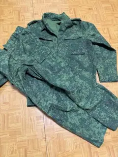 ロシア軍 実物 VKBO レイヤー2 冬用 アンダーウェア 48-3/4 ロシア軍 新品 実物 BTK製 VKBO レイヤー8 冬用 防寒着 52-4 - メルカリ