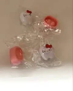 サンリオキャラクターズ　みんなでなっちゃお！　歯　ガチャ　ハローキティ