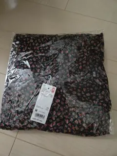 ユニクロ　花柄長袖ロングワンピース Mサイズ