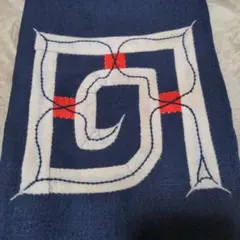 ⑧アイヌ刺繍を施した布　アイヌ文様