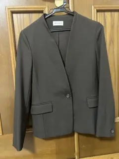 プラステ ノーカラージャケット パンツスーツ セットアップ ブラウン　XS