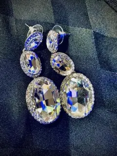 ハ*ブ様 大きめ3連キラキラピアス