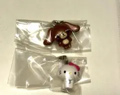 サンリオキャラクターズ　めじるしチャーム　チャーミーキティー、くろうさ