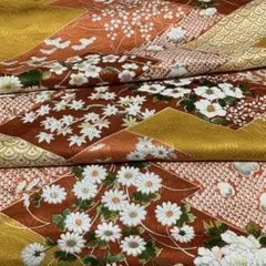 1542★着物　正絹　切嵌に吉祥草花模様　身頃半分ハギレ35×162★
