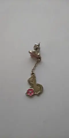ディズニー プリンセス ピアス 1個のみ ピンク 花