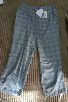 テーパードパンツ グレー系チェック、新品
