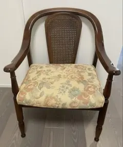 カリモク アームチェア ラタン 花柄 昭和レトロ 木製 クラシック 椅子