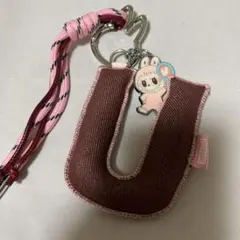ラブブ　ポップマート　イニシャル　アルファベット　ペンダント　チャームU