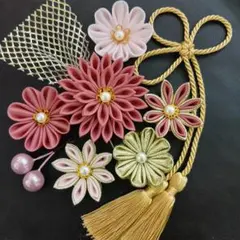髪飾り　つまみ細工　成人式　卒業式　結婚式　七五三　ピンク　金