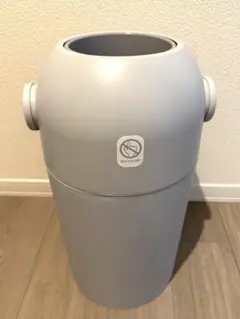 ピジョン　オムツゴミ箱のサムネイル
