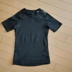 インナーシャツ ウェア