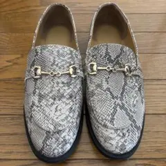 GU♡パイソン柄ローファー