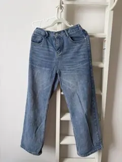 ライトブルーストレートレッグデニム