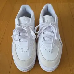 PUMA カルメン スニーカー