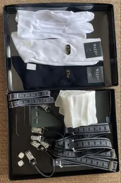 結婚式　新郎　備品　サスペンダー　カフス　手袋　絹ハンカチ　靴下