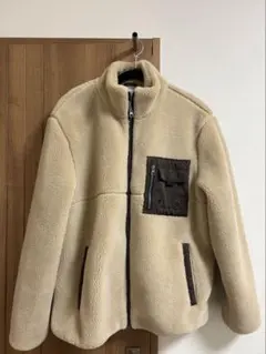 ベージュ フリースジャケット ジッパーポケット付き