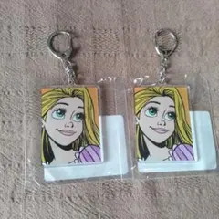 ラプンツェル アクリルキーホルダー 2個　まとめ売り　ディズニー　ポップアート