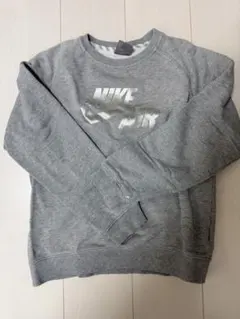 150サイズ NIKEグレー トレーナー