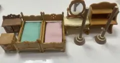 シルバニアファミリー 寝室 家具 ベッド2点 ドレッサー 小物セット