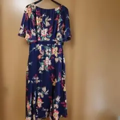 MAGGY LONDON フラワープリント 半袖　ワンピース 裏地つき