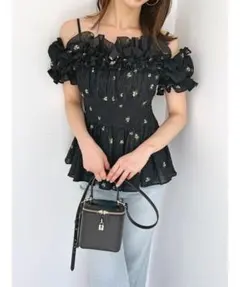【新品未使用】SNIDEL♡26SS ノースリフリルブラウス ドット 新色追加/WEB限定カラーあり】ノースリフリルブラウス(シャツ