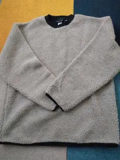 ベージュ ニット