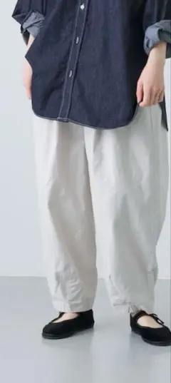 新品・タグ付】かぐれ パンツ カラーコクーンパンツ ライトグレー