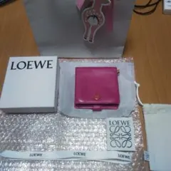 LOEWE 二つ折り財布 ピンクのサムネイル