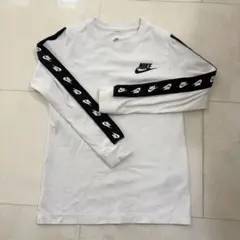 NIKE キッズ　カットソー　ロンT S 140〜150