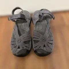KEEN キーン　ローズサンダルのサムネイル