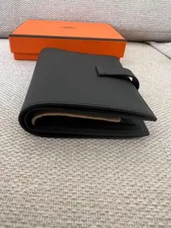 HERMES ブラックレザー 三つ折り財布