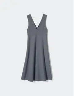 【匿名配送】ブラッシュドジャージージャンパースカート　グレー　UNIQLO Sのサムネイル