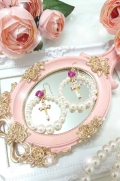 パールフープ୨୧˙˳⋆﻿スワロフスキークロス ピアス